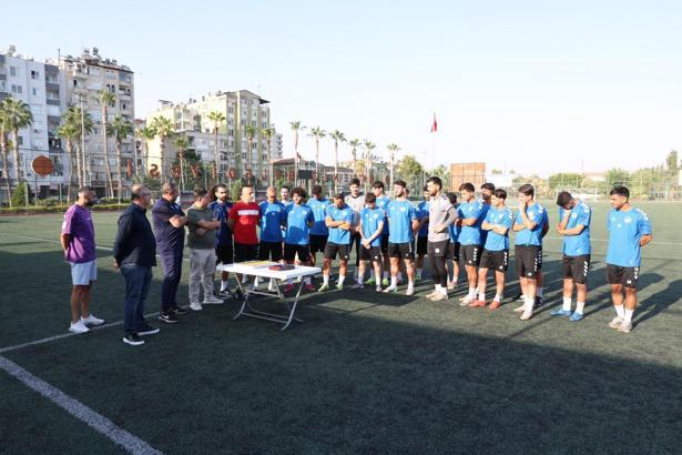 Akdeniz Belediye Spor’a moral desteği