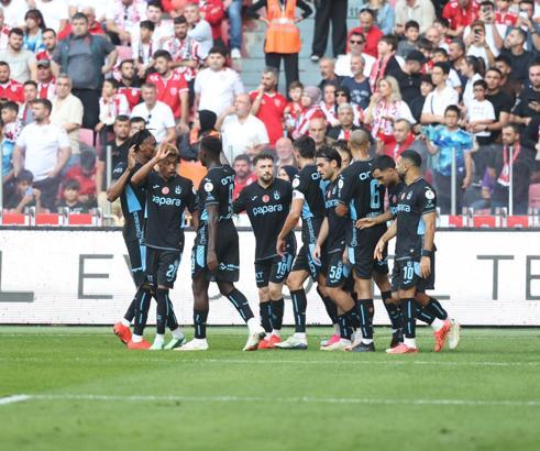 Trabzonspor, Samsun'da rekorlarla kazandı