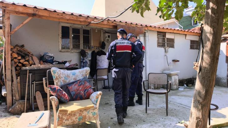 Yalnız yaşadığı evinde ölü bulundu
