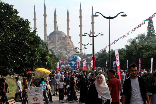 Adana Lezzet Festivali'ne son gününde yoğun ilgi