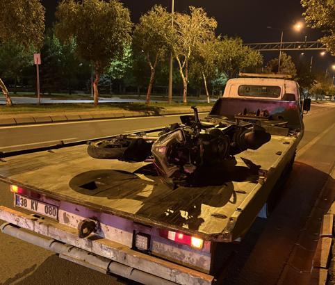 Kayseri’de otomobille çarpışan motosiklet sürücüsü ağır yaralandı