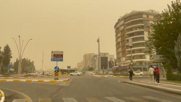 Şanlıurfa'da toz taşınımı etkili oldu