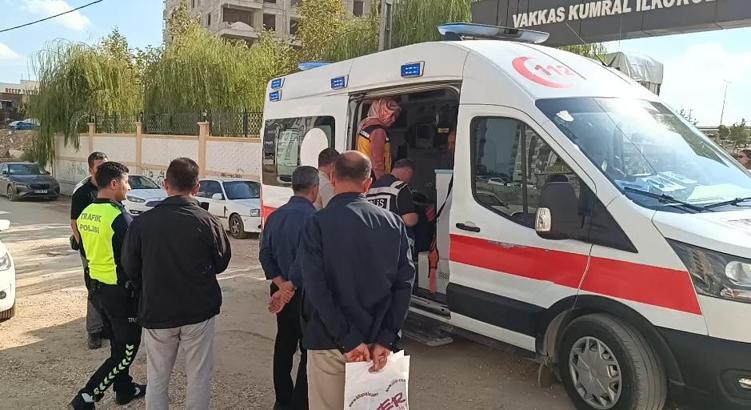 Motosikletin çarptığı öğrenci ile sürücü yaralandı