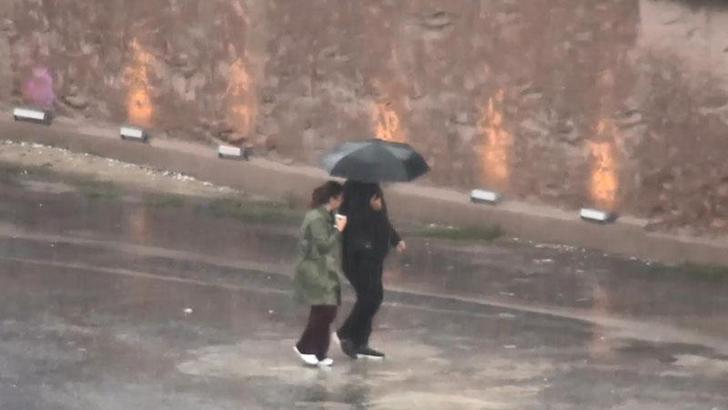 Silivri'de sağanak etkili oluyor