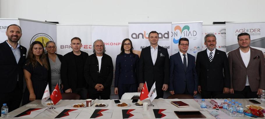 Akdeniz Üniversitesi'nde sivil toplum panayırı