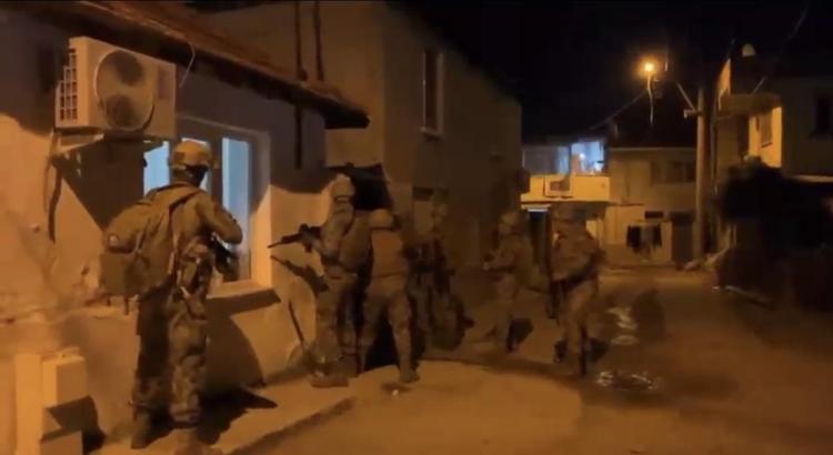Balıkesir’de narkotik ve kaçak silah operasyonu: 20 gözaltı