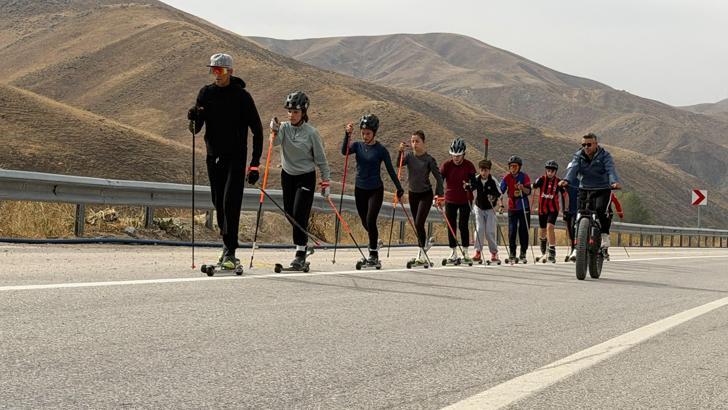 Yüksekova’da sporcular, yarışmalara kara yolunda hazırlanıyor