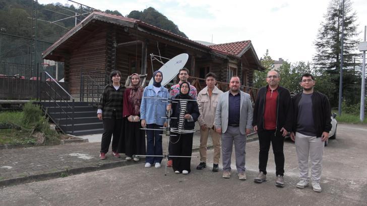 Öğrenciler, nöbetleşe çalışarak Uluslararası Uzay İstasyonu’ndan gelen görüntü sinyallerini yakaladılar