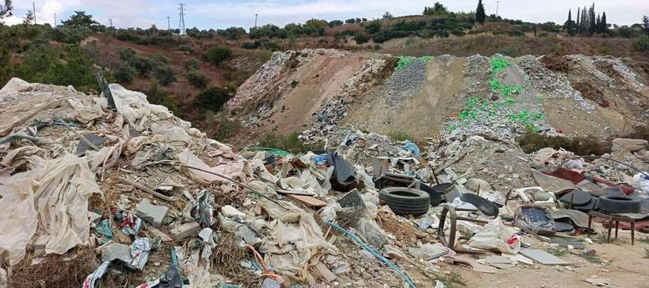 Aydın’da çevrecilerden kaçak moloz dökümü tepkisi