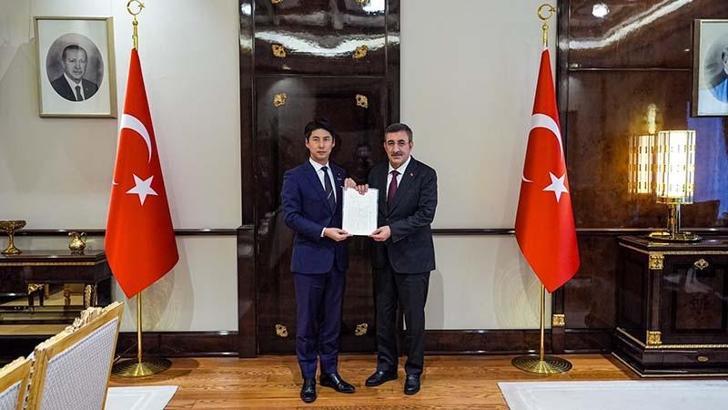 Cumhurbaşkanı Yardımcısı Yılmaz, Japonya Devlet Bakanı Nakasone ile görüştü