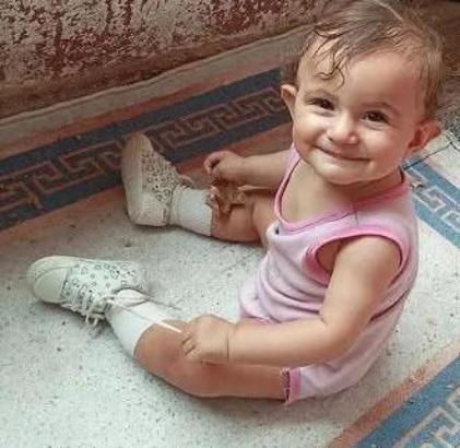 Halasının elini bırakıp çıktığı yolda otomobil çarpan Melis bebek toprağa verildi