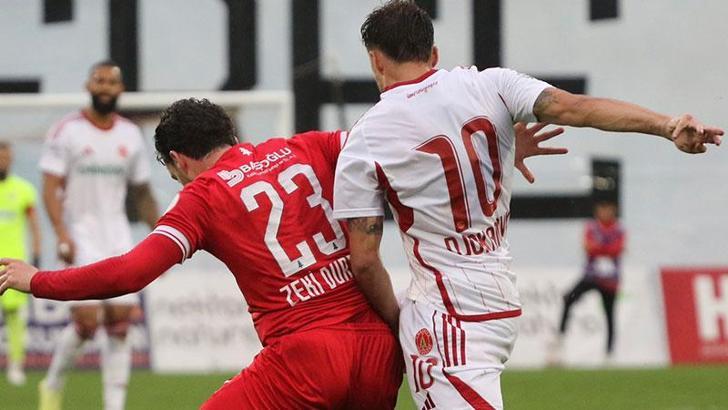 Ümraniyespor - Boluspor maçı yağmur nedeniyle yarıda kaldı