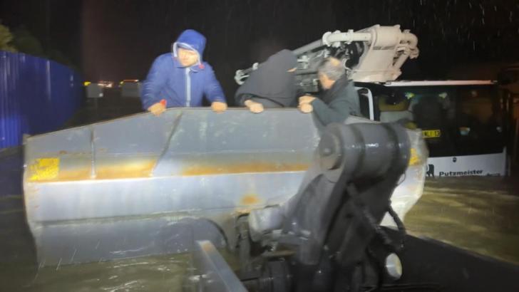 Sarıyer Ayazağa’da iş yerlerinde mahsur kalanlar tek tek kurtarıldı