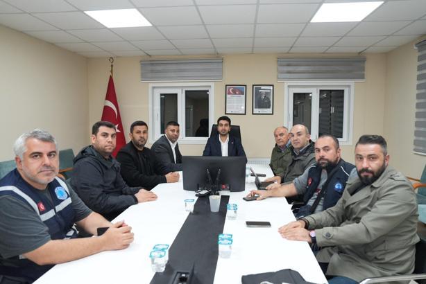 Tuzla Belediye Başkanı Bingöl, sağanak yağışı ekiplerle anlık takip etti