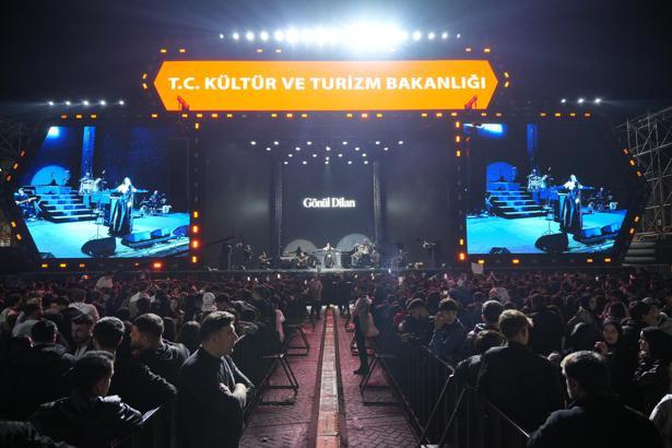 Diyarbakır’da festivalin beşinci günü halk ezgileri ile tamamlandı