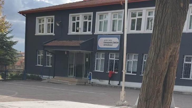 Kayseri’de 12 öğrenci, gıda zehirlenmesi şüphesiyle hastaneye kaldırıldı