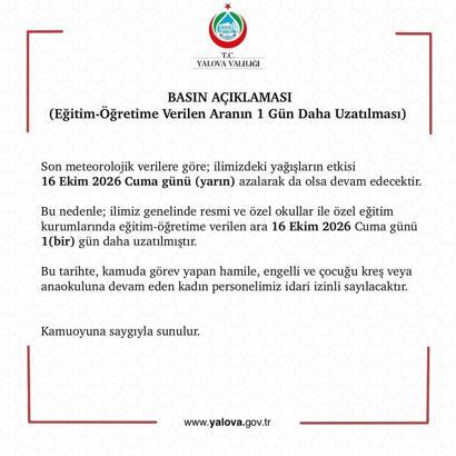 Yalova'da sağanak nedeniyle sel sularında mahsur kalan bekçi kepçeyle kurtarıldı (5)