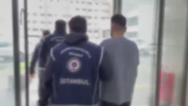Fatih’te göçmen kaçakçılığı ve resmi belgede sahtecilik operasyonu: 2 tutuklama