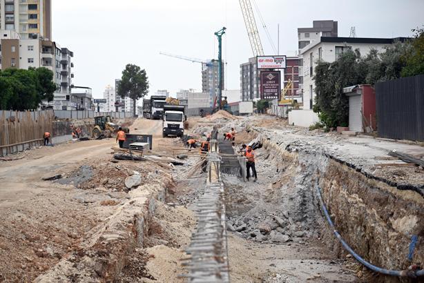 Mersin’in en büyük katlı kavşak projesinin yüzde 70’i tamamlandı