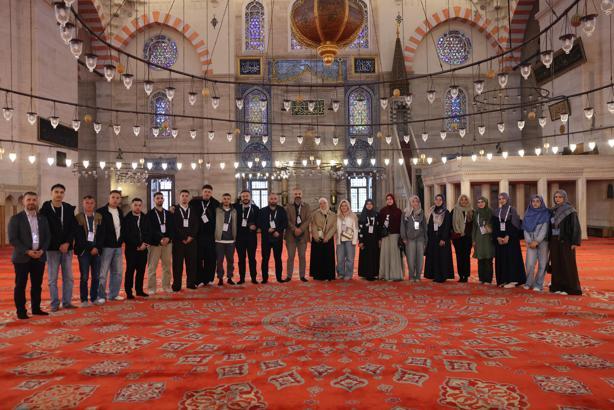 Kosovalı 18 öğrenci ‘Hayal Et, Keşfet, Vakfet Gençlik Projesi' kapsamında Türkiye’de