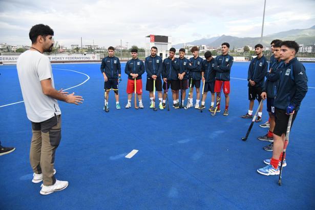 Osmaniyeli hokeycilerin hedefi Süper Lig’de şampiyonluk