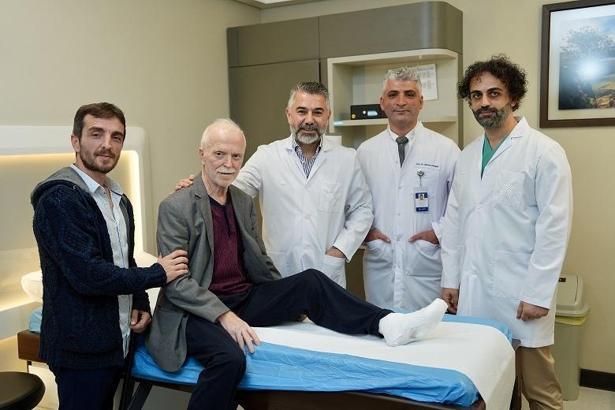 Beyne pıhtı atan diyabet hastasının ayağındaki ölü dokular cerrahi müdahaleyle temizlendi