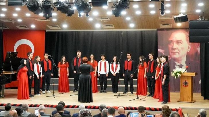 İstinye Üniversitesi’nden Kabataş Erkek Lisesi öğrencilerine yapay zeka ve bilişim laboratuvarı desteği