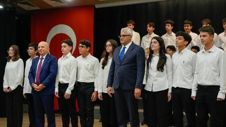 İstinye Üniversitesi’nden Kabataş Erkek Lisesi öğrencilerine yapay zeka ve bilişim laboratuvarı desteği