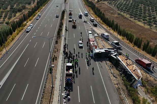 Manisa'daki otobüs kazasında ölü sayısı 12’ye çıktı