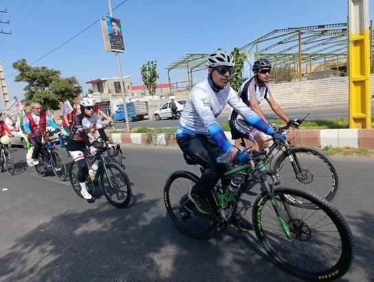 İran'da öldürülen çocuklar için 2 bin 865 kilometre pedal çevirdiler