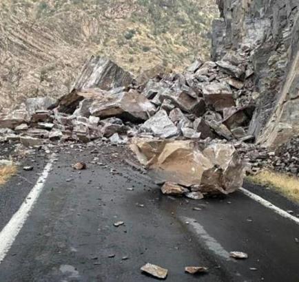 Şırnak-Beytüşşebap kara yolu ulaşıma kapandı