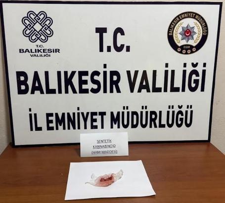 Manyas’ta durdurulan otomobilde bonzai ham maddesi ele geçirildi; 2 gözaltı