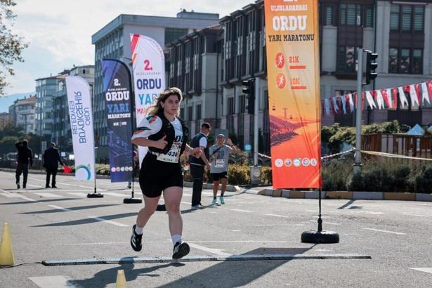 Ordu'da 'Uluslararası 2'nci Ordu Yarı Maratonu' düzenlendi
