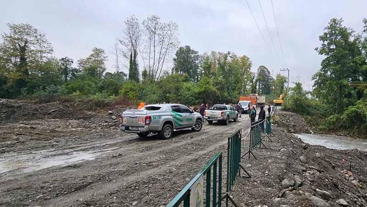 Sapanca’da selde zarar gören Yanık Köprüsü’ne alternatif yol ulaşıma açıldı