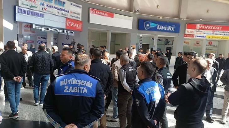 Manisa Otogarı’nda tahliye protestosu; ana giriş kapısı otobüslerle 4 saat ulaşıma kapatıldı