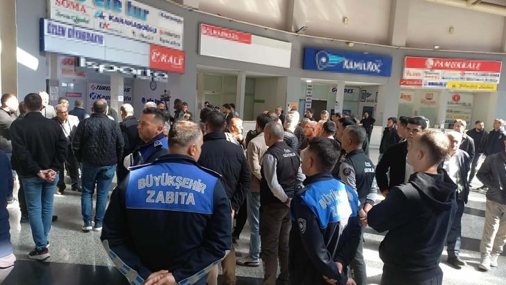 Manisa Otogarı’nda tahliye protestosu; ana giriş kapısı otobüslerle 4 saat ulaşıma kapatıldı