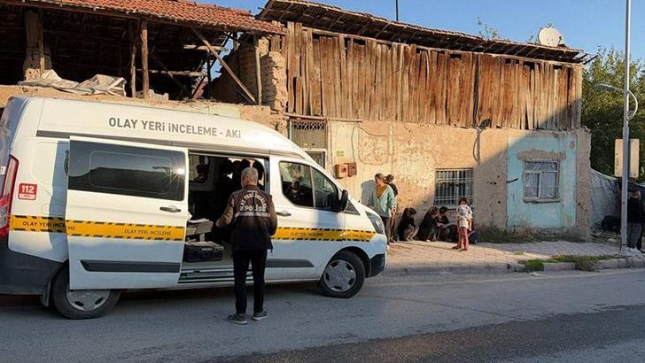 Eve gizlice girip kendisini terk eden kadın ile annesini bıçakla yaraladı