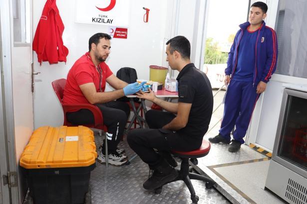 Jandarma personeli kan bağışı yaptı