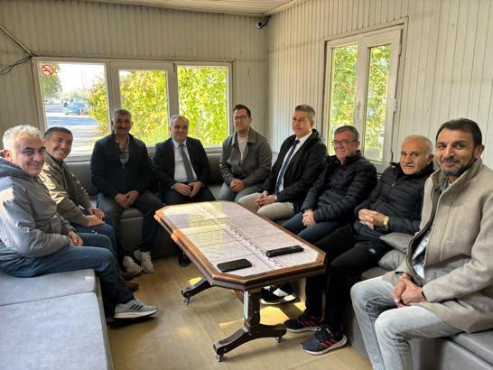 ERÜ Rektörü Altun, kampüsü gezerek öğrenci ve esnafla sohbet etti
