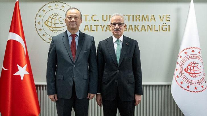 Bakan Uraloğlu, Kırgızistan’ın Ankara Büyükelçisi Kazakbaev ile bir araya geldi