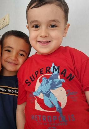 Kampanyası tamamlanan Göktuğ'un hesabında kalan para, kendisi gibi DMD'li adaşına umut oldu