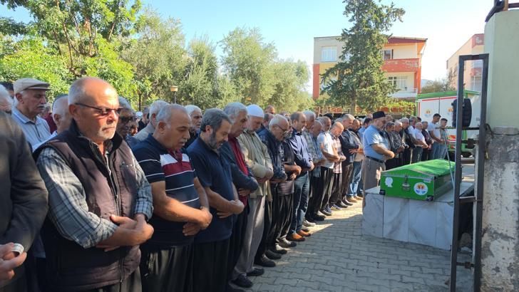 Su deposunu onarırken damdan düşen tamirci toprağa verildi