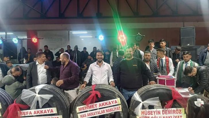 Düğünde damada kamyon lastiği hediye ettiler