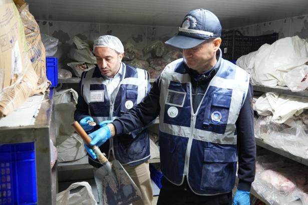 Gaziosmanpaşa’da bozulmuş 15 ton et ve et ürününe el konuldu
