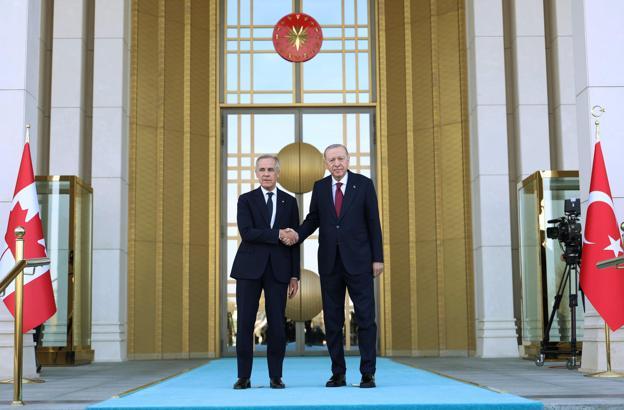 Bakan Bayraktar: Kanada ile enerji alanında ortak bildiri imzaladık