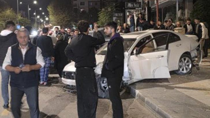 Çorum'da iki otomobil çarpıştı: 4 yaralı