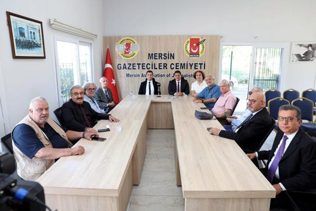 Beşikci, gazetecilerle bir araya geldi