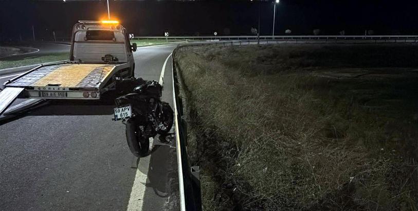 Bariyere çarpan motosiklette 2 kişi yaralandı