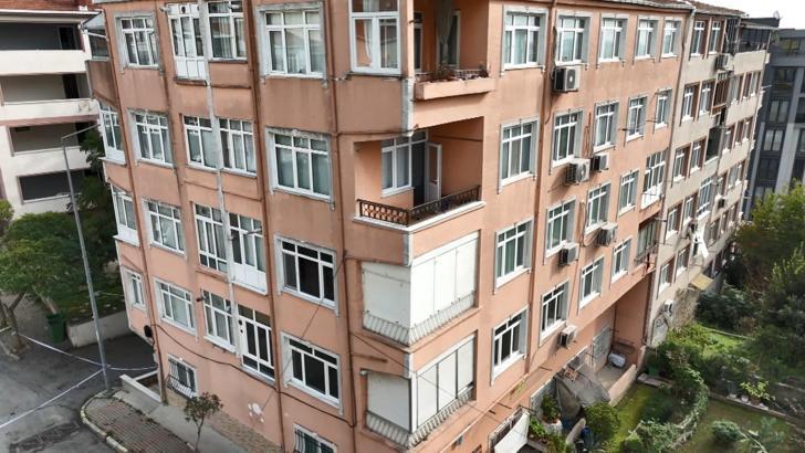 Eyüpsultan’da kolonları patladığı için mühürlenen bina havadan görüntülendi