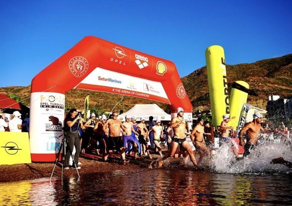 Marmaris'te 22 ülkeden 2 bin 400 yüzücü kulaç atıyor